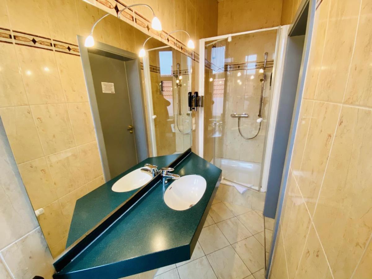 Doppelzimmer Zapfhahn, Direkt Am Alten Strom Rostock Zewnętrze zdjęcie