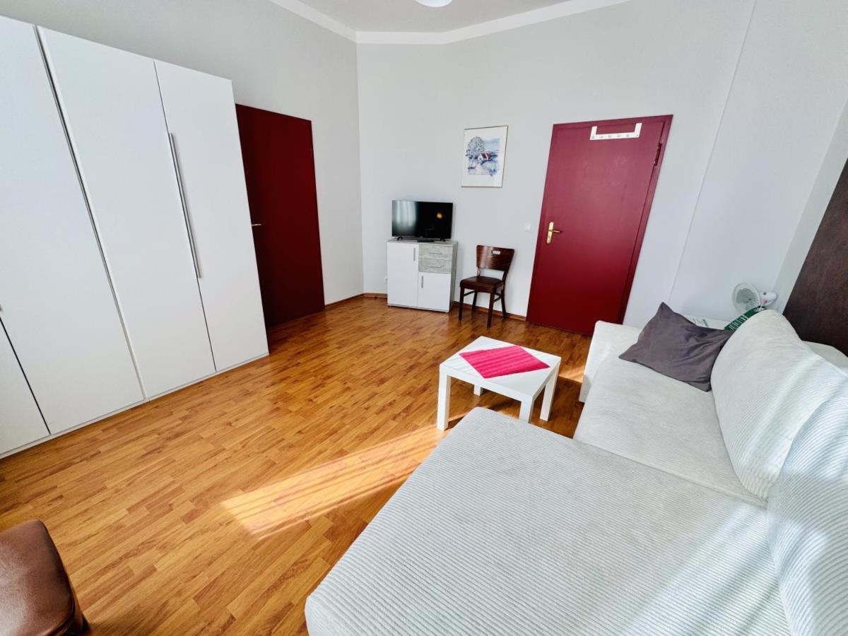 Doppelzimmer Zapfhahn, Direkt Am Alten Strom Rostock Zewnętrze zdjęcie